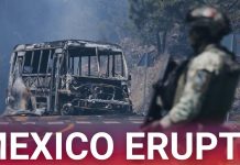 Mexican tourist town erupts into war as cartel clashes with army, foreigners warned to seek shelter Mexican tourist town erupts into war as cartel clashes with army, foreigners warned to seek shelter