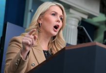 Karoline Leavitt’s Replacement Walks In — Entire Briefing Room ERUPTS Karoline Leavitt’s Replacement Walks In — Entire Briefing Room ERUPTS